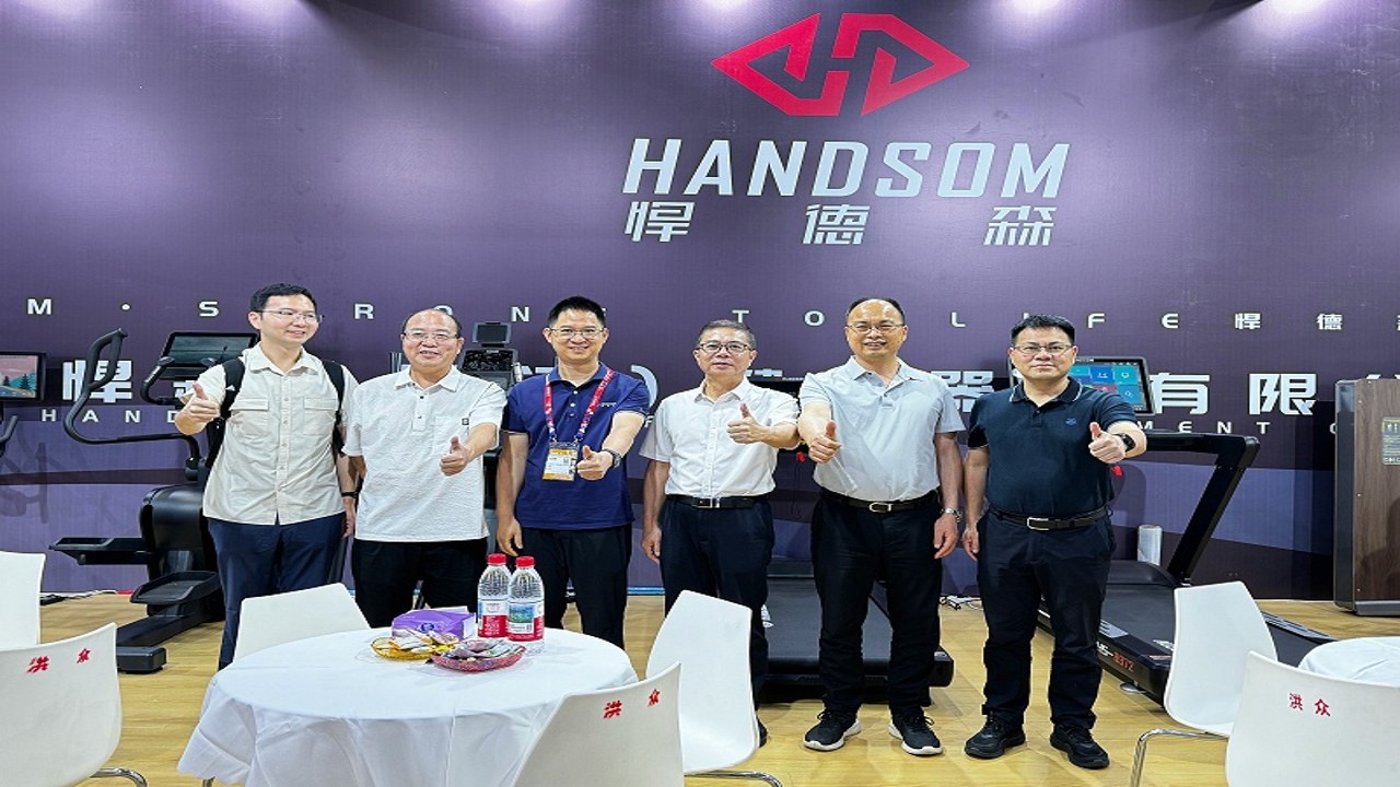悍德森运动装备全家福展示与评测场景