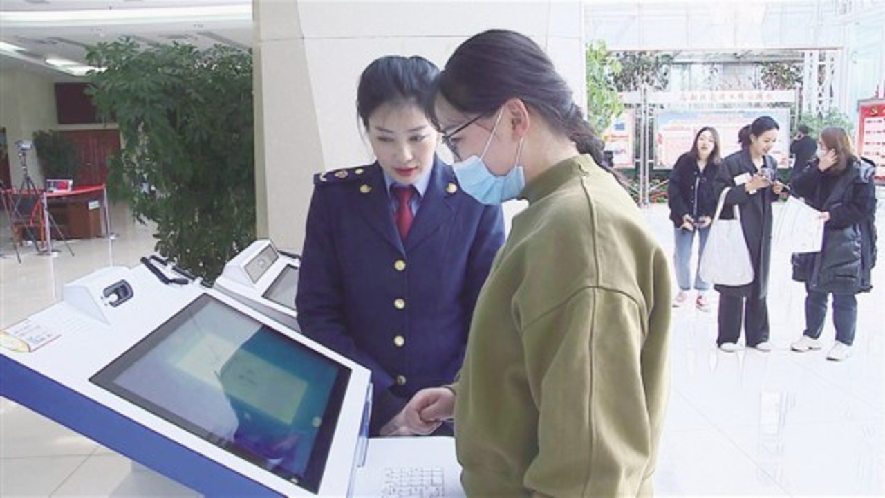 西藏政务服务网官方入口界面截图及操作指南,展示PC端首页布局与登录入口