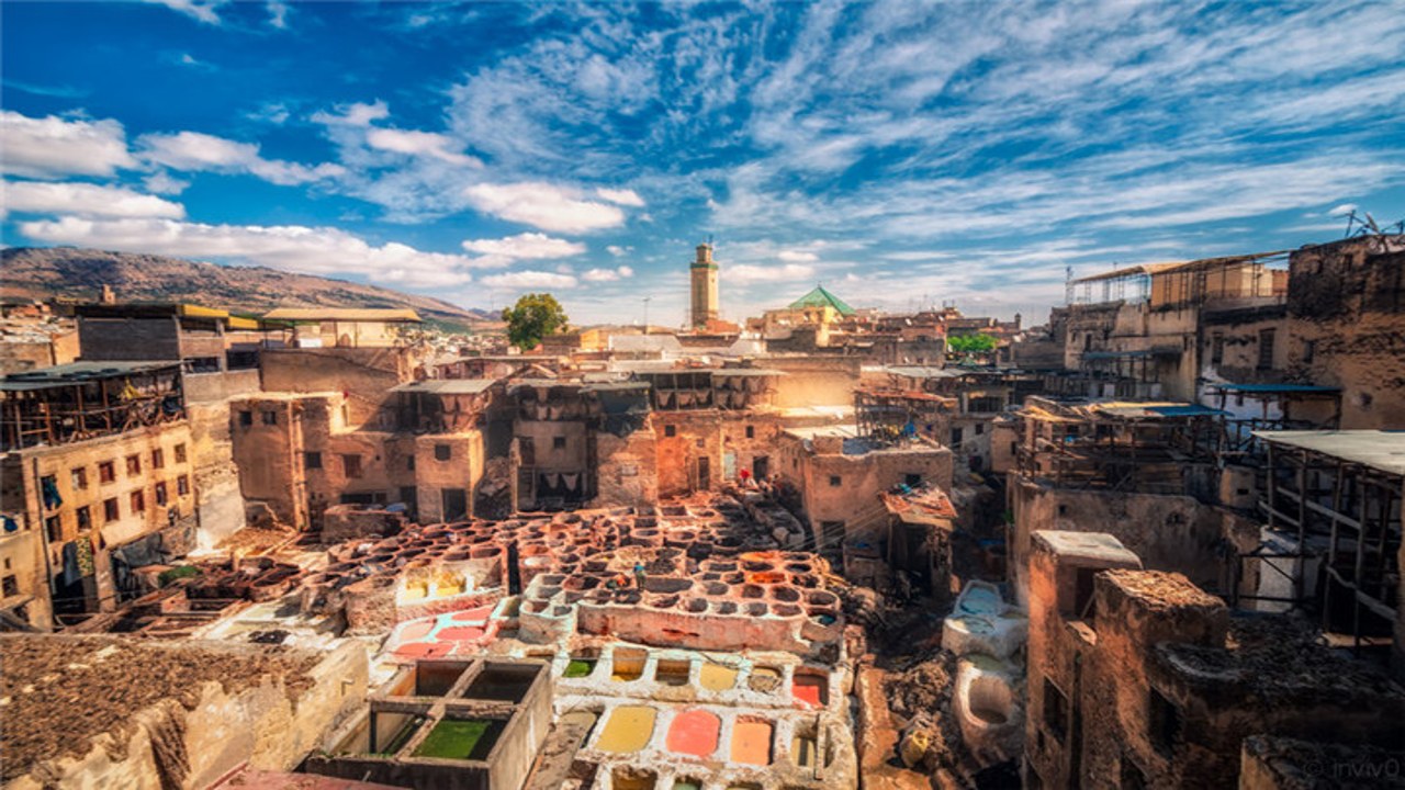 摩洛哥菲斯古城全景与狭窄街道氛围,菲斯(FEZ)旅游初印象