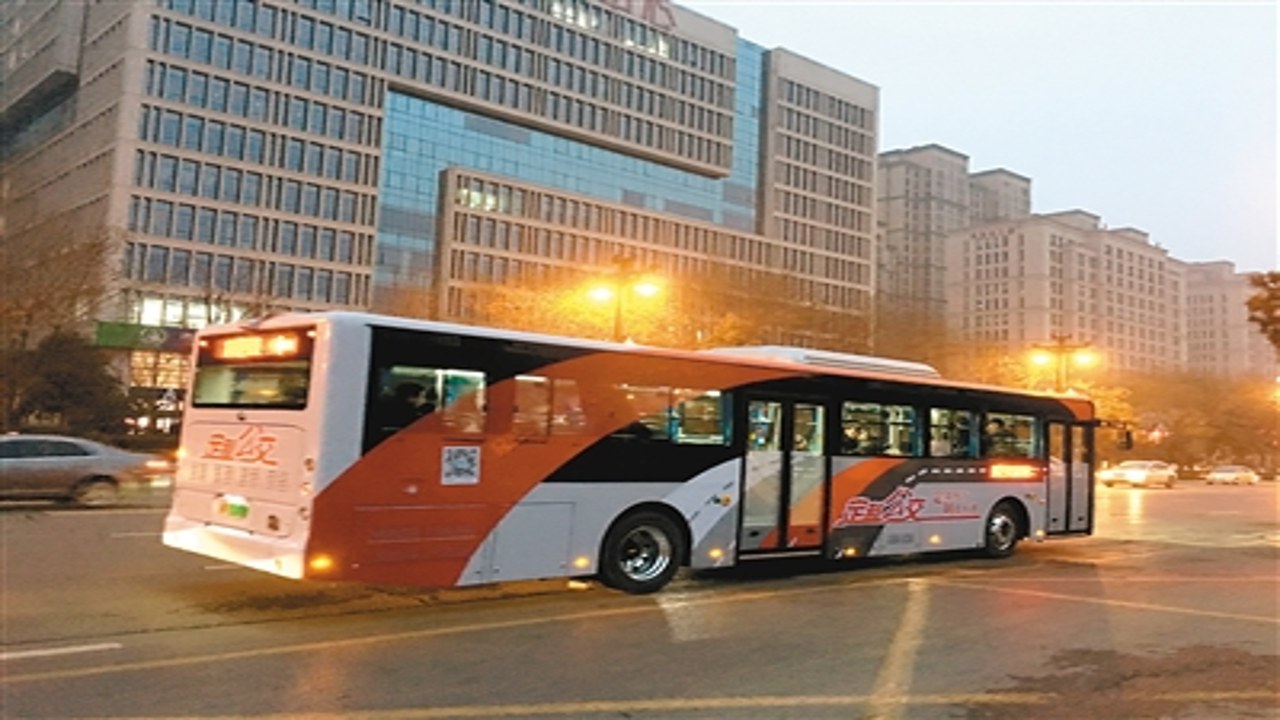 西安公交出行早晚高峰乘车场景与实用建议