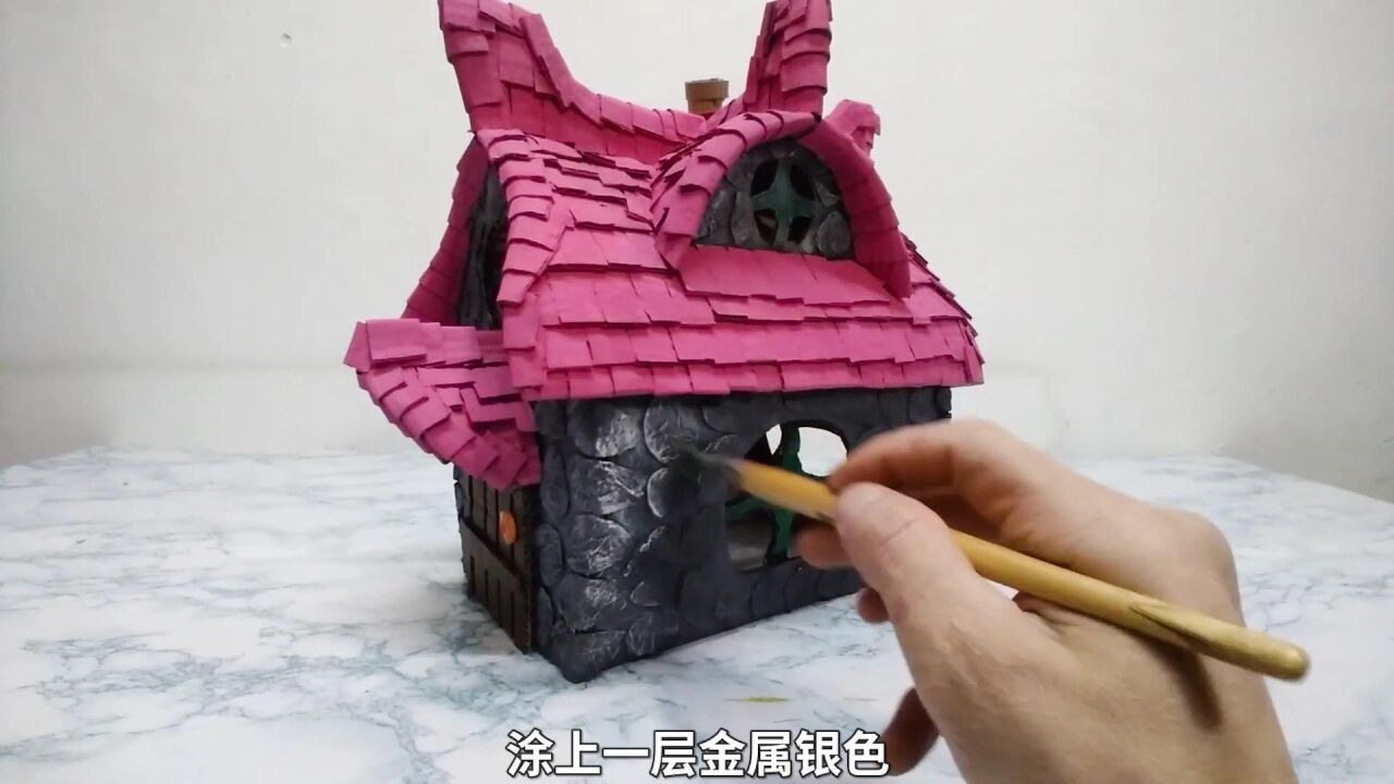 迷你小家童话世界 制作过程 剪裁木板 比例测量 细节展示