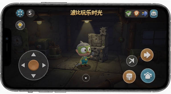 波比玩乐时光第5章移动端操作界面示意图,手机屏幕显示虚拟摇杆和交互按钮,游戏场景为昏暗工厂内部,角色正在解谜,UI界面清晰标注各功能区域,Boogu模型生成