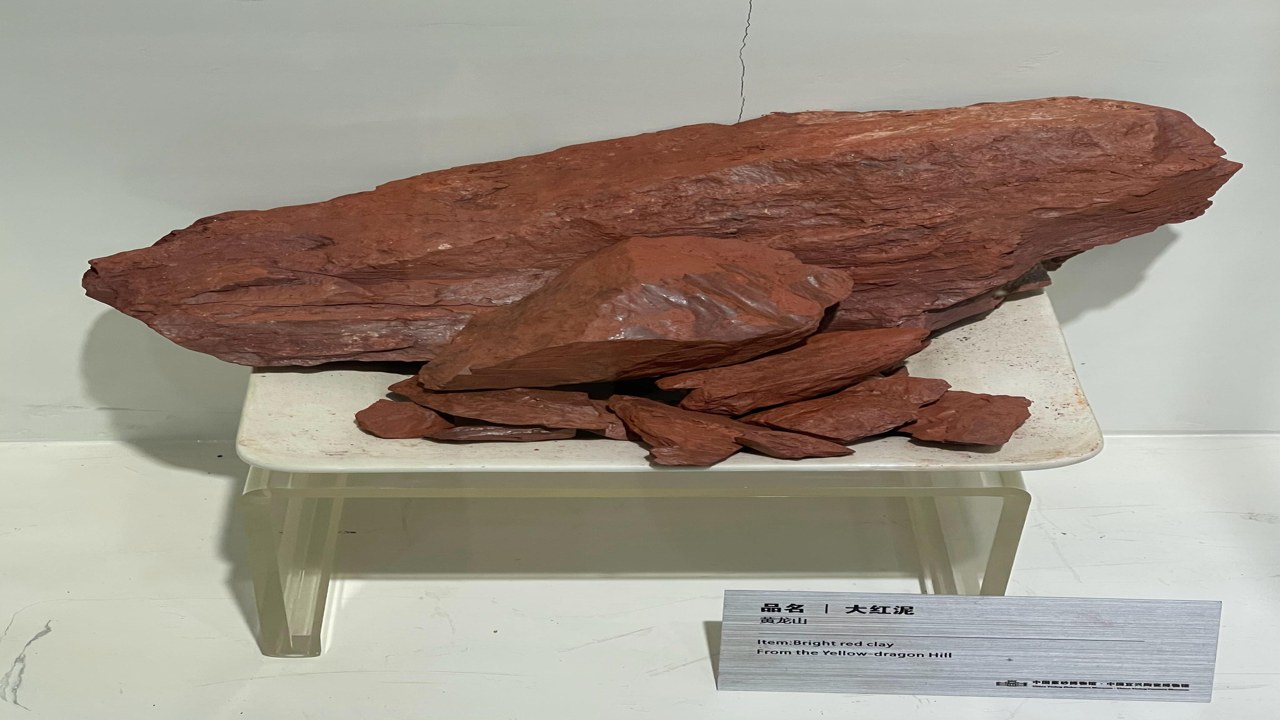 紫砂之家商城内不同泥料宜兴紫砂壶实物对比展示