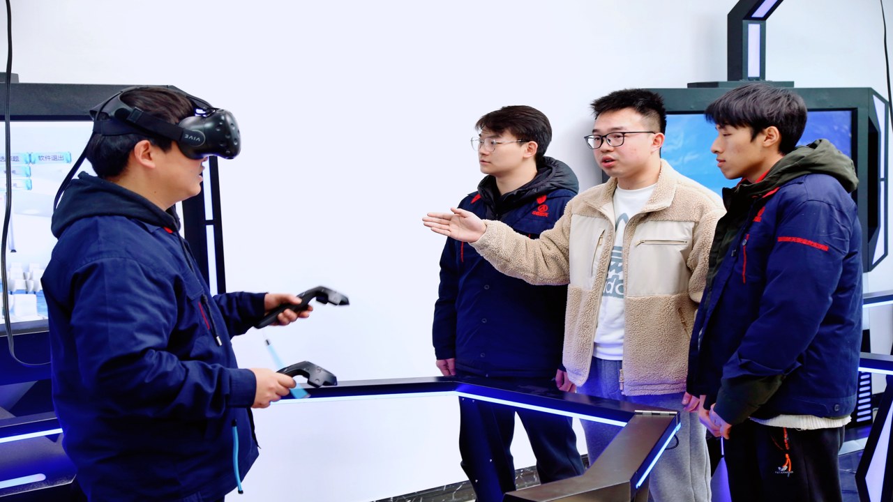 职场人士高效闪训课程学习场景实拍图