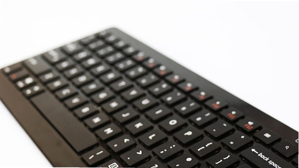 Liquid Glass Keyboard 液态玻璃键盘 界面