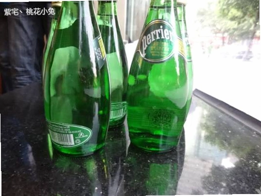 鹭宝优服与鹭宝宝海鲜酒家品牌对比