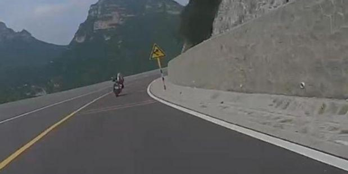 摩友车队山路压弯