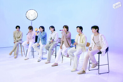 Weverse Backstage ������ֱ̨�ĺϼ� �����ֳ�