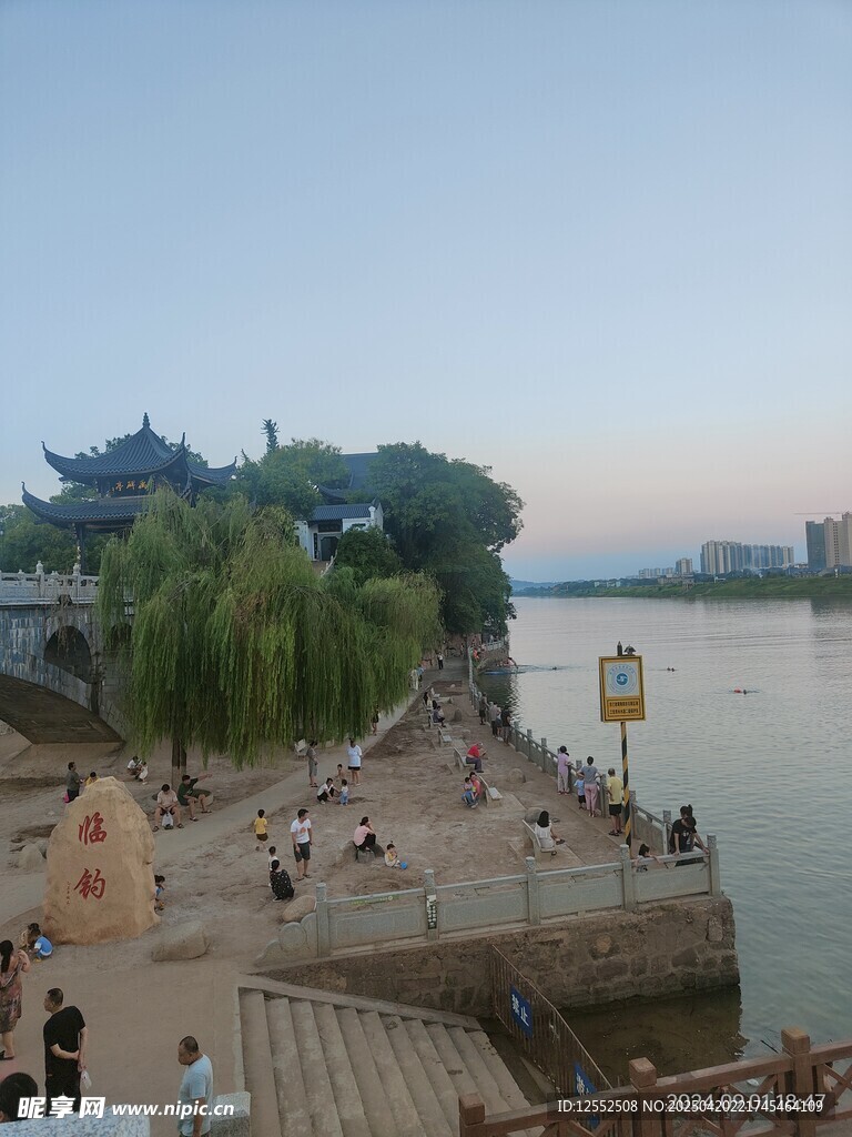 邺山彼处 江边古地 全景 风光