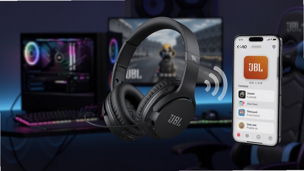 JBL Quantum耳机连接手机应用界面,耳机悬浮在画面中央,背景为游戏电竞房环境,RGB灯光渲染,耳机与手机通过无线信号连接,画面细节丰富,科技感十足