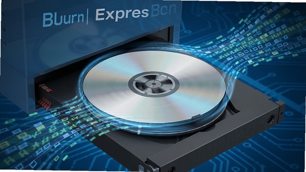Express Burn高速刻录过程示意图,画面中光盘在光驱中高速旋转,周围有流畅的数据流线条,背景为科技感蓝色调,突出其稳定与高效特性