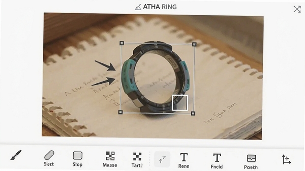 ATHA RING图片编辑界面,下方工具栏展示画笔、形状、马赛克、文字等编辑选项,图片上有一个用箭头和方框标注的示例,界面简洁明亮,功能图标清晰,高清渲染图