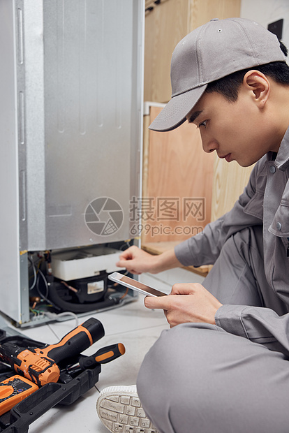 一修师傅上门维修家电 冰箱不制冷检修过程