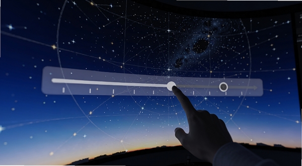 虚拟天文馆的实时星空模拟功能,屏幕显示动态星图,有半透明时间轴调节条,用户手指正在拖动,星图随之变化,背景为渐变夜空,模拟地平线,风格写实