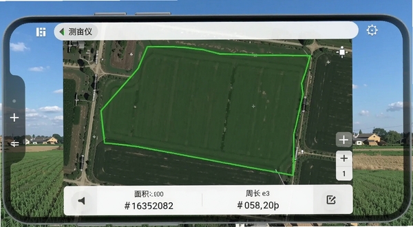 一款名为测亩仪的安卓手机软件界面展示,画面中央是卫星地图上勾勒出的绿色农田多边形边界,屏幕底部显示面积与周长数据面板,背景是晴朗的蓝天与远处的乡村田地,整体风格写实清晰,适配Boogu模型生成