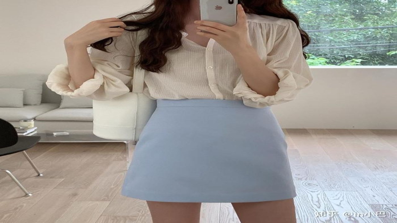 晚风少女穿搭 奶油色 雾蓝 浅粉 低饱和配色 约会通勤