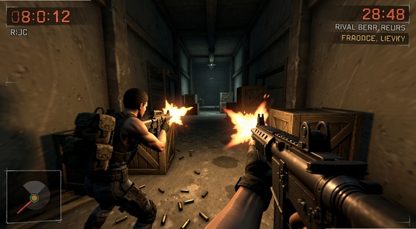 Rival Arena Duels FPS �ֶ̾�ս������������ǹ��ɫ����խ�Ĳֿ�ͨ���н����뽻��ǹ�ڻ��������谵ǽ�棬����ɢ�䵯����ľ�����壬�����Ե��ʾ����ʱ���ɱ��ʾ��ͻ�������FPS�Ľ��ŷ�Χ