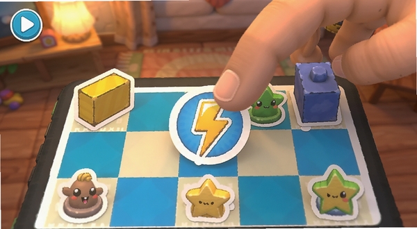 Sticker Tactics ����ģʽ�µ��ֻ���Ϸ���棬�����ָ����һö��������ͼ�����ֽ��ק�������ϣ���Χ�п�ͨ�����ϰ���ͽ������ǣ�����Ϊ��͵����ڹ��ߣ�ͻ���������з�Χ