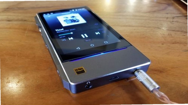 FIIO Music 播放界面截图