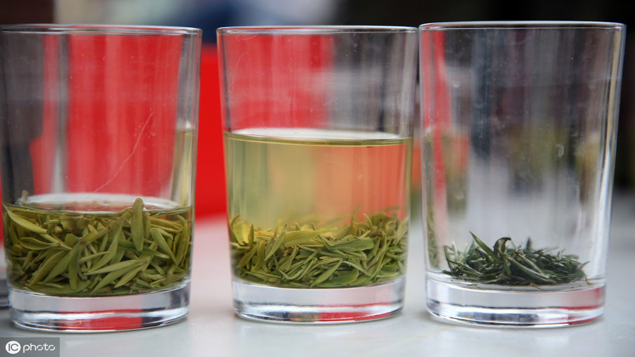 茶看Teaken茶饮冲泡后茶汤色泽与口感描述