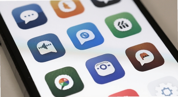 Emokeapp ����ģ��ͼ����дͼ������չʾ�ֻ���Ļ�ϵĶ������ͼ���������У�ͼ����ͳһΪԲ�Ǿ��Σ�����Ϊ��ɫ��������ͣ��������������������������