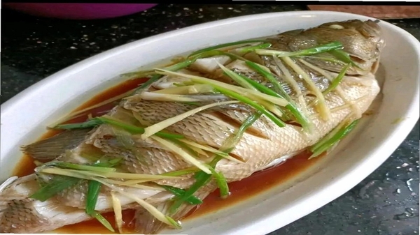 家常菜食谱 清蒸鱼 摆盘图片